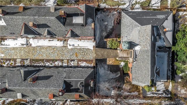 21 Mayfair Lane, Buffalo, NY 14201