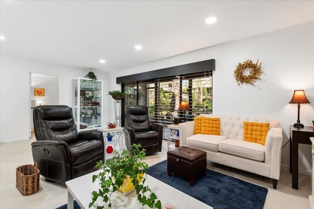 1708 GLENHOUSE DRIVE 313, Sarasota, FL 34231