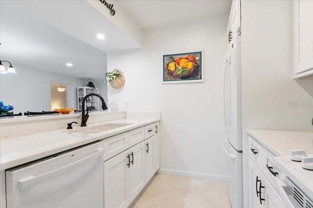 1708 GLENHOUSE DRIVE 313, Sarasota, FL 34231