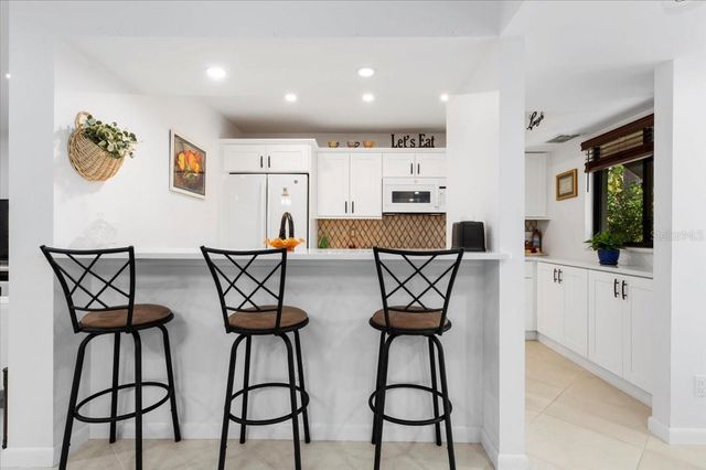 1708 GLENHOUSE DRIVE 313, Sarasota, FL 34231