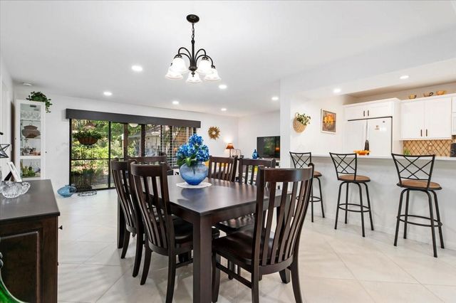 1708 GLENHOUSE DRIVE 313, Sarasota, FL 34231