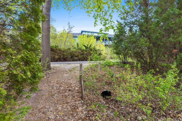 2512 RIVERSIDE DRIVE, Green Bay, WI 54301