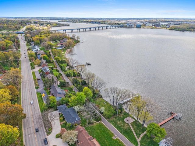 2512 RIVERSIDE DRIVE, Green Bay, WI 54301