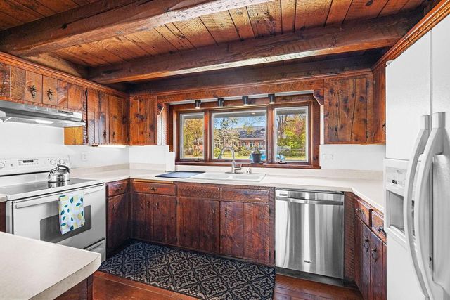 2512 RIVERSIDE DRIVE, Green Bay, WI 54301