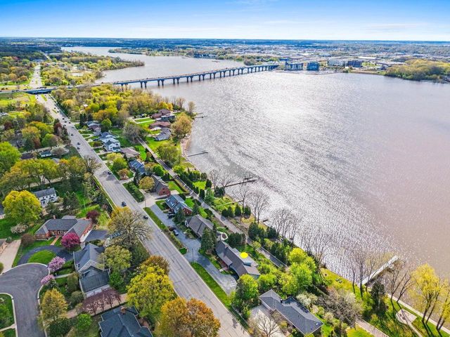2512 RIVERSIDE DRIVE, Green Bay, WI 54301