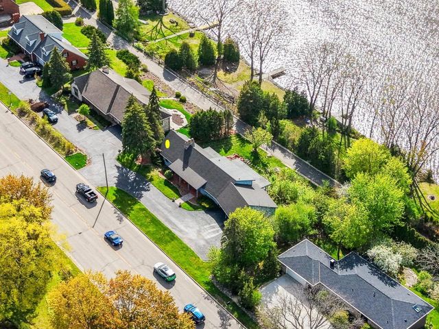 2512 RIVERSIDE DRIVE, Green Bay, WI 54301