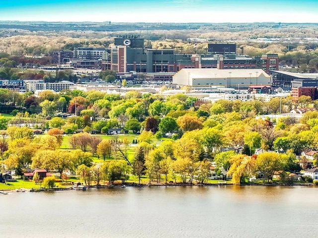 2512 RIVERSIDE DRIVE, Green Bay, WI 54301