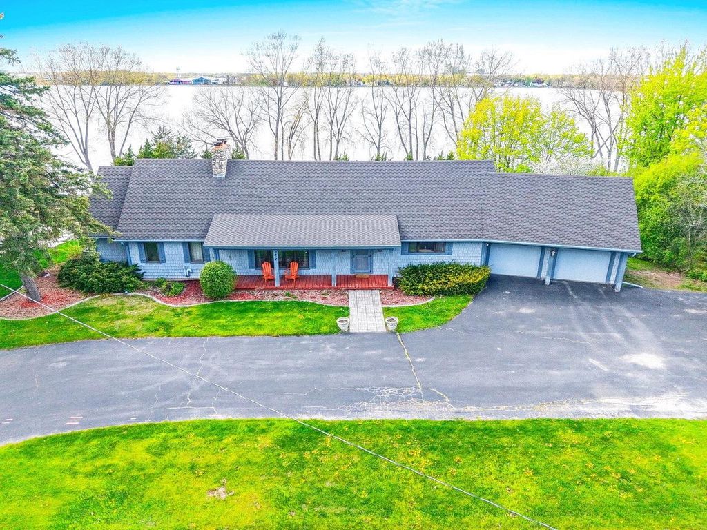 2512 RIVERSIDE DRIVE, Green Bay, WI 54301