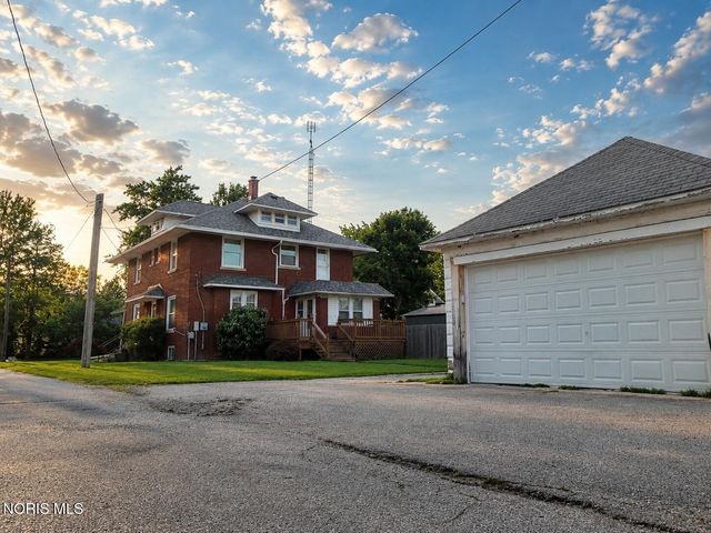 805 West Street, Genoa, OH 43430