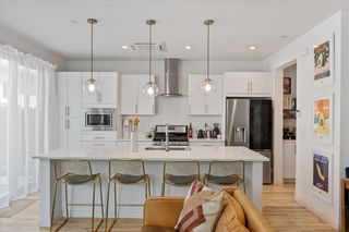 468 Lug Ln, Sacramento, CA 95818