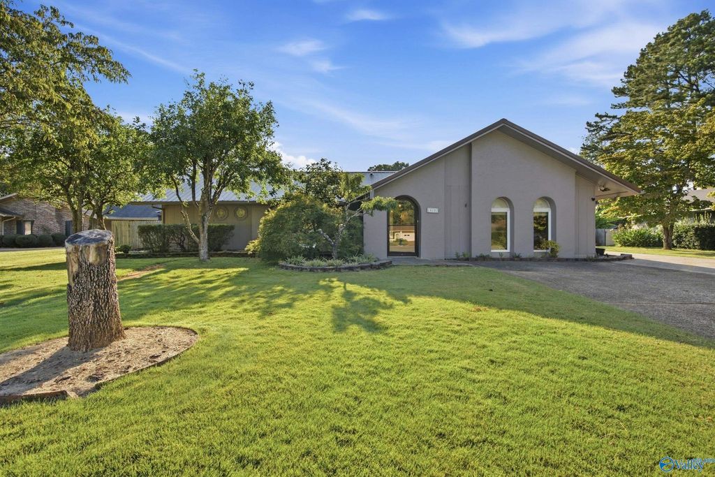10103 McDowling Court SE, Huntsville, AL 35803
