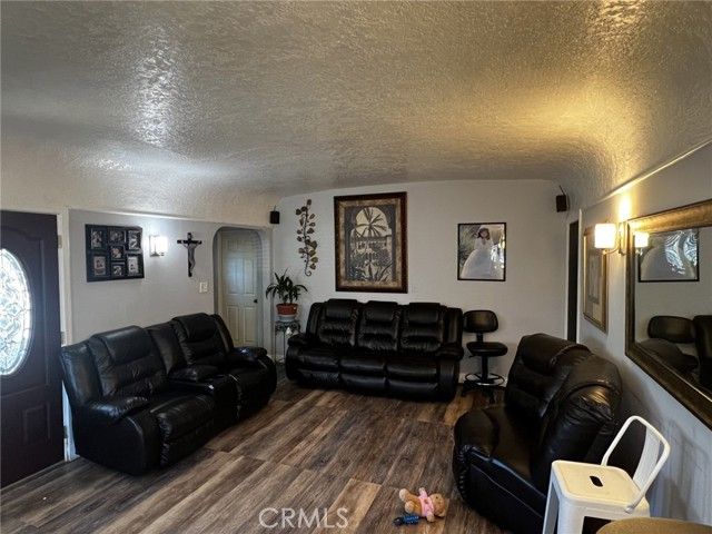 2376 Locust Avenue, Long Beach, CA 90806