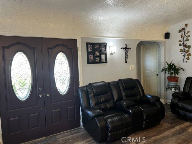 2376 Locust Avenue, Long Beach, CA 90806