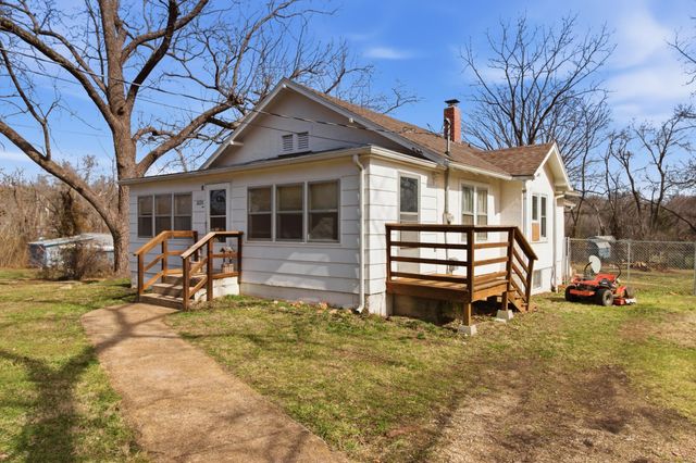 1020 Sycamore Street, Cabool, MO 65689