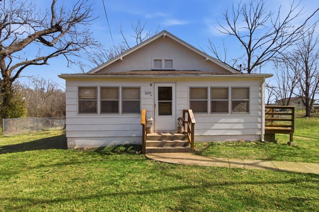 1020 Sycamore Street, Cabool, MO 65689