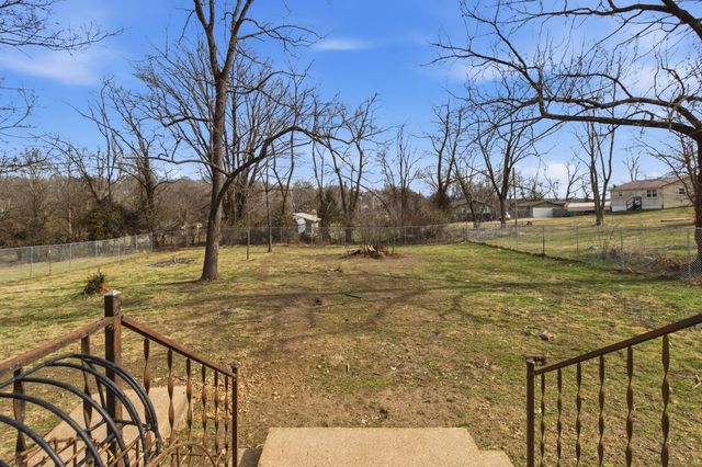 1020 Sycamore Street, Cabool, MO 65689