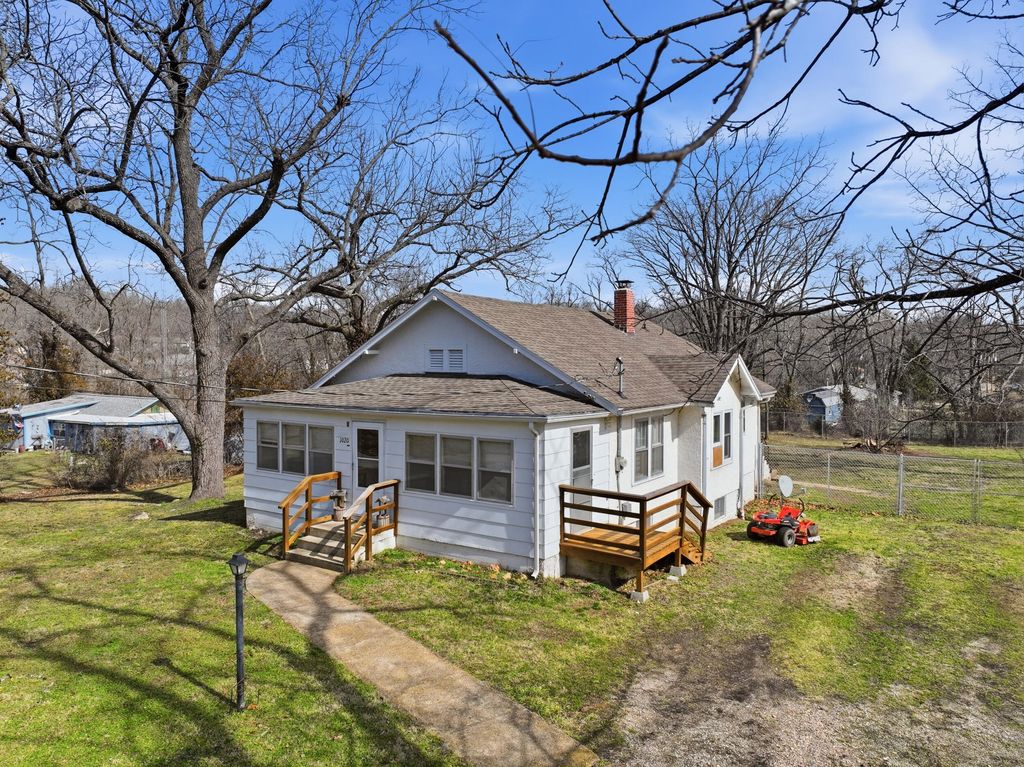 1020 Sycamore Street, Cabool, MO 65689