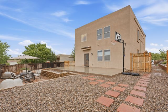 3812 Montana Verde, Santa Fe, NM 87507