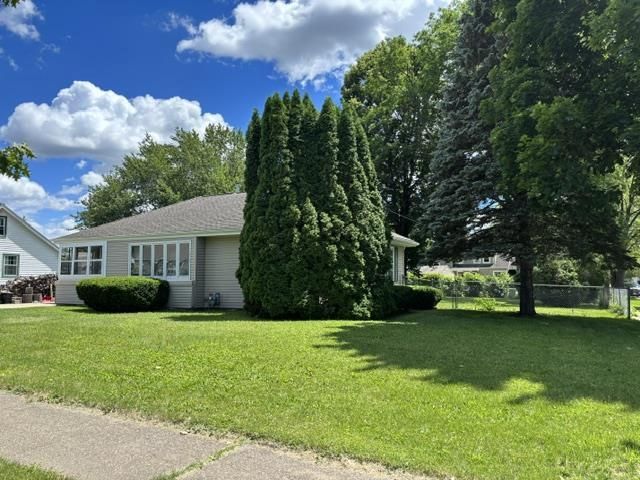 1402 Bennett Street, Janesville, WI 53545