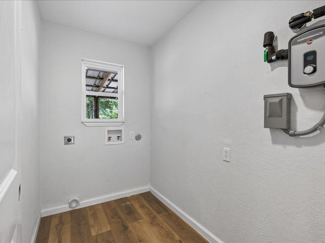 8846 County Road 2448, Tool, TX 75143