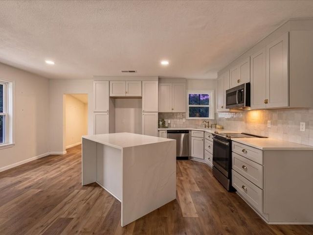 8846 County Road 2448, Tool, TX 75143