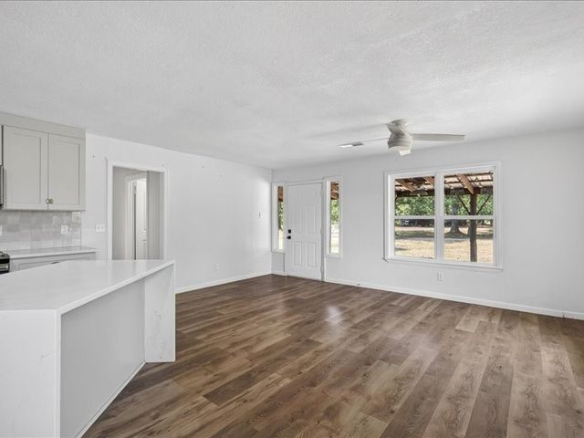 8846 County Road 2448, Tool, TX 75143
