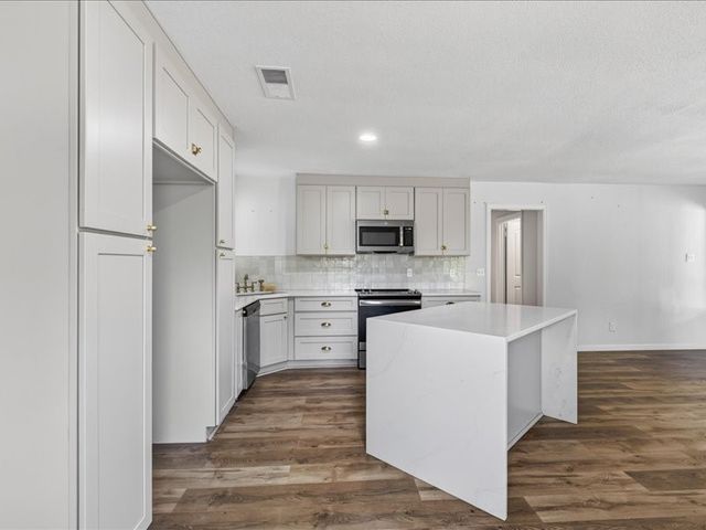 8846 County Road 2448, Tool, TX 75143