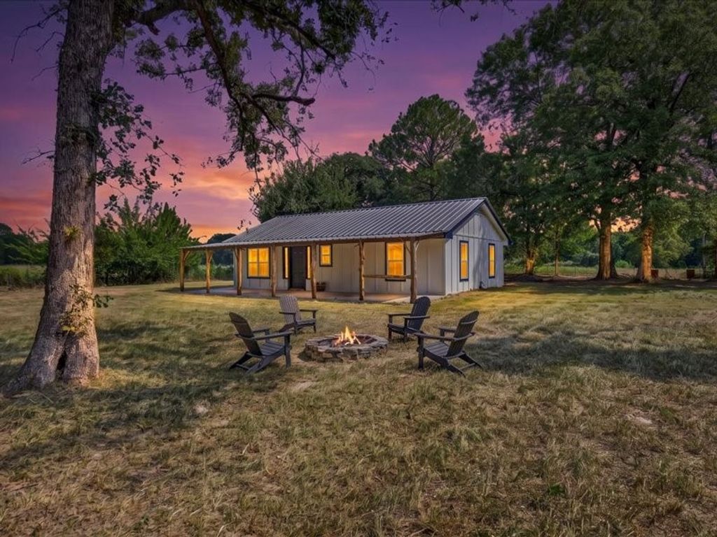 8846 County Road 2448, Tool, TX 75143