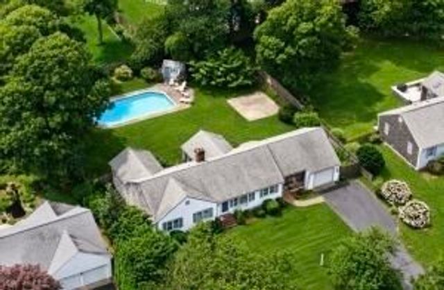 21 Clearview Drive, Dennis, MA 02641
