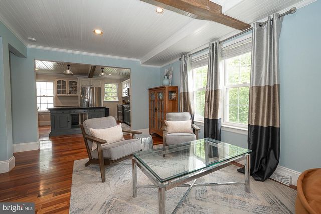 3 IROQUOIS DR, Royersford, PA 19468