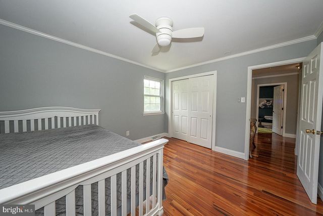 3 IROQUOIS DR, Royersford, PA 19468