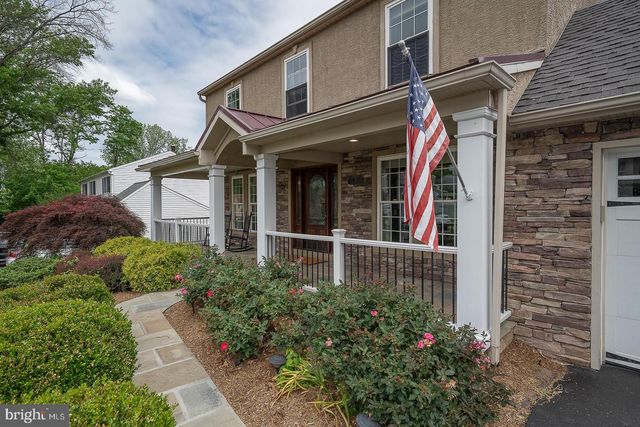 3 IROQUOIS DR, Royersford, PA 19468