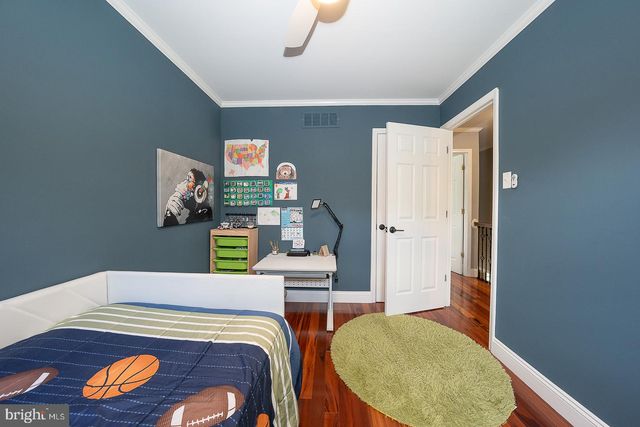 3 IROQUOIS DR, Royersford, PA 19468