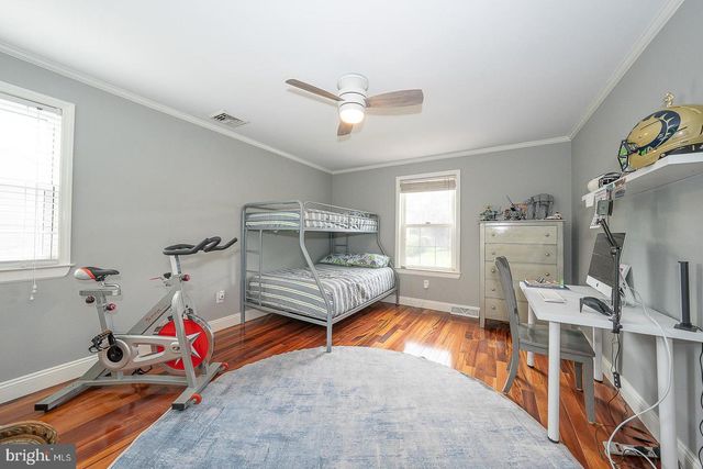 3 IROQUOIS DR, Royersford, PA 19468