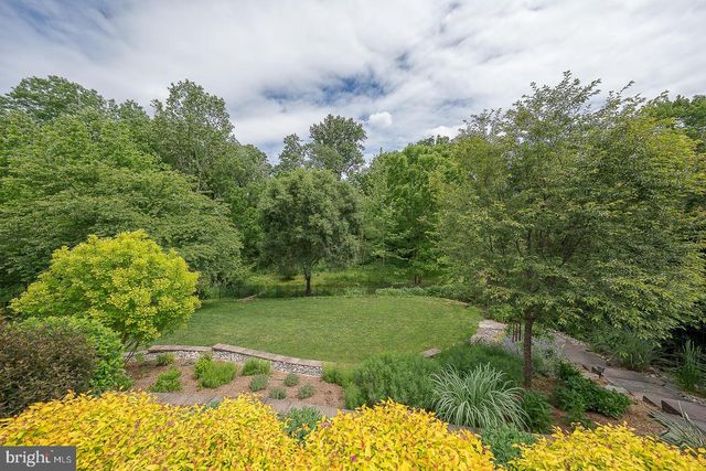 3 IROQUOIS DR, Royersford, PA 19468