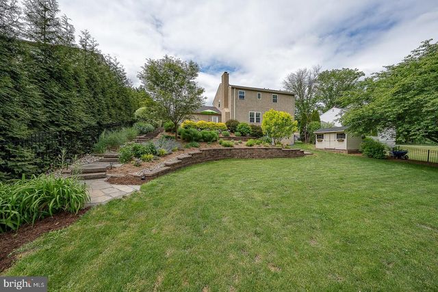 3 IROQUOIS DR, Royersford, PA 19468