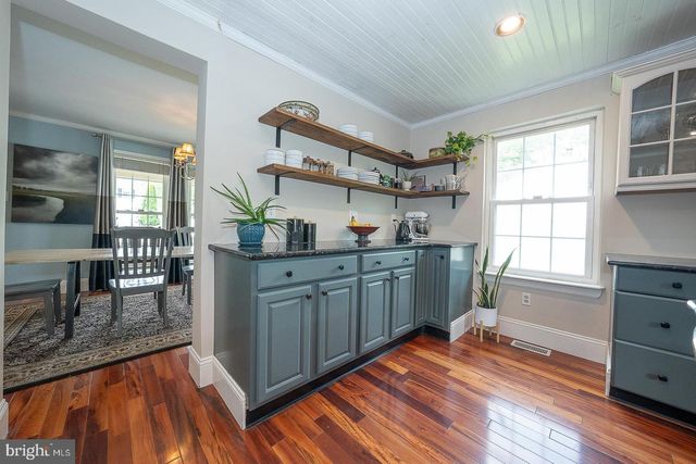 3 IROQUOIS DR, Royersford, PA 19468