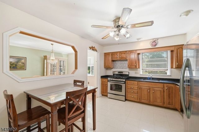 16 Arnold Dr, Parsippany-troy Hills Twp., NJ 07054