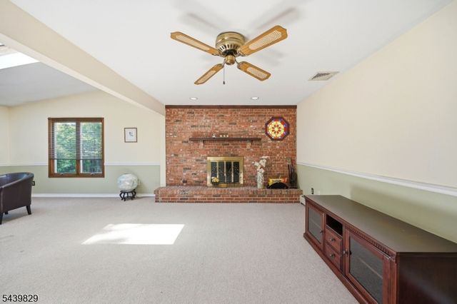16 Arnold Dr, Parsippany-troy Hills Twp., NJ 07054