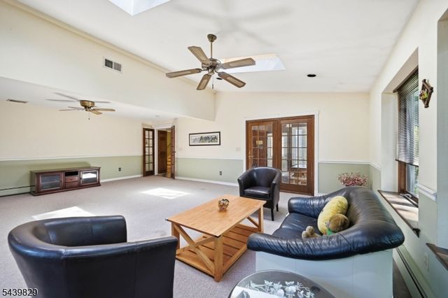 16 Arnold Dr, Parsippany-troy Hills Twp., NJ 07054