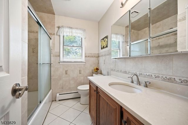 16 Arnold Dr, Parsippany-troy Hills Twp., NJ 07054