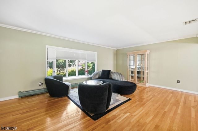 16 Arnold Dr, Parsippany-troy Hills Twp., NJ 07054