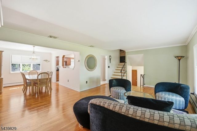 16 Arnold Dr, Parsippany-troy Hills Twp., NJ 07054