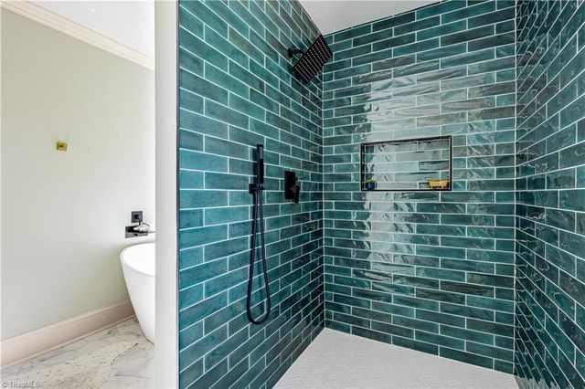 929 S Hawthorne Road, Winston-salem, NC 27103