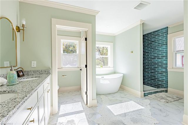 929 S Hawthorne Road, Winston-salem, NC 27103