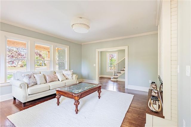 929 S Hawthorne Road, Winston-salem, NC 27103