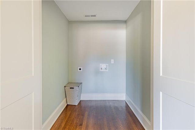 929 S Hawthorne Road, Winston-salem, NC 27103