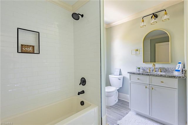 929 S Hawthorne Road, Winston-salem, NC 27103