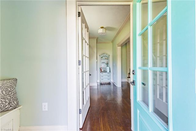 929 S Hawthorne Road, Winston-salem, NC 27103