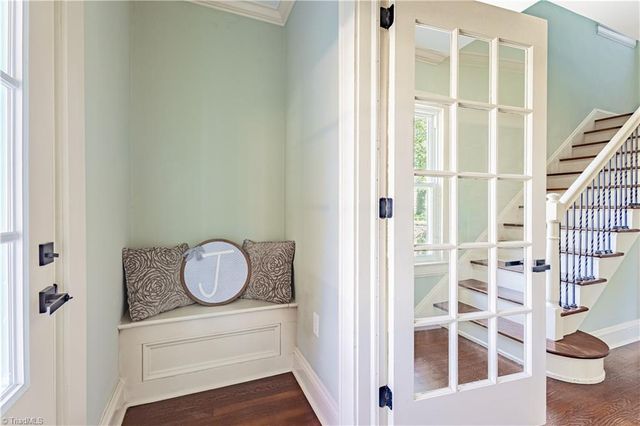 929 S Hawthorne Road, Winston-salem, NC 27103